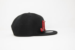 Jaza Snapback Cap in Schwarz/Rot Hip Hop Style