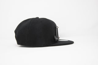 Jaza Snapback Cap in Schwarz Hip Hop Style